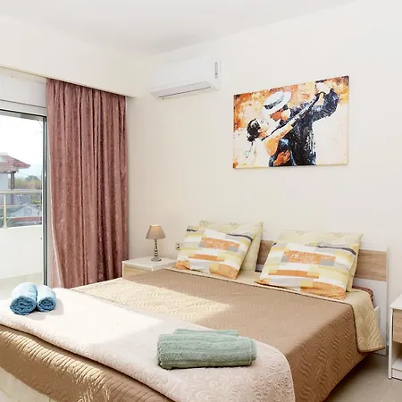 Apartamento Elli Garden View *